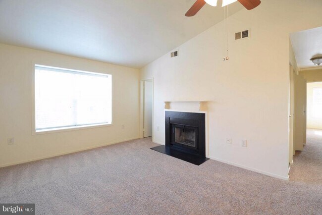 Foto del edificio - 7718 Lexton Pl