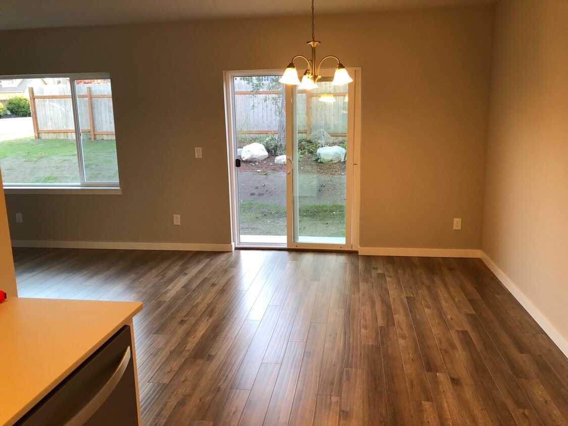 Primary Photo - Fantastic 3 Bedroom Home In New Neighborhood