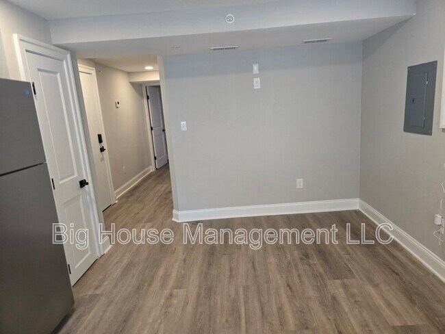 Building Photo - 707 Druid Park Lake Dr