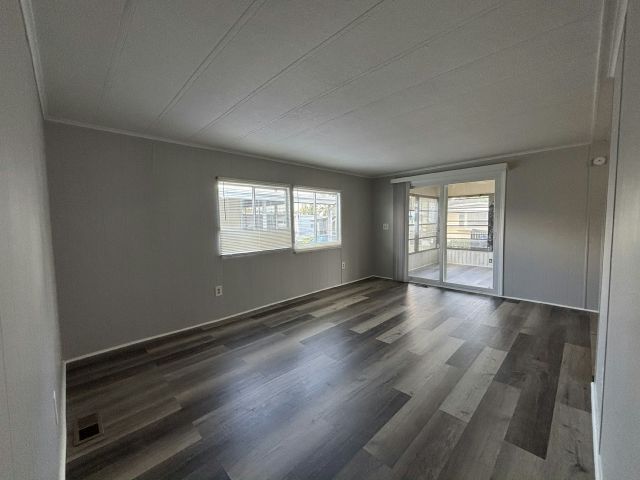Building Photo - 2850 New Tampa Hwy