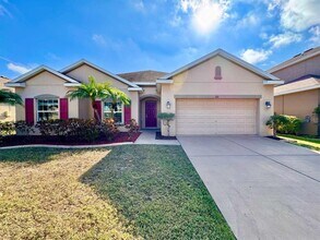 Building Photo - 610 15th Ave NW