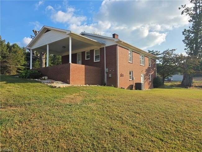 Building Photo - 3482 NC-268