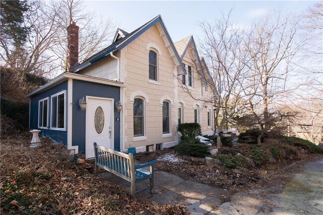 Building Photo - 214 Highland Rd