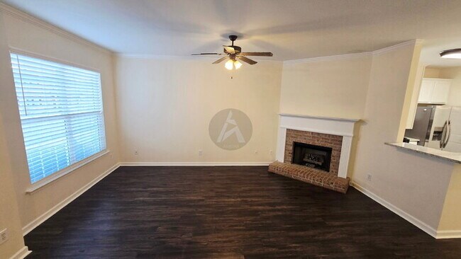 Foto del edificio - 4704 Liberty Square Dr