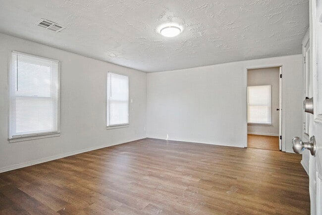 Foto del edificio - 3009 SE 18th St