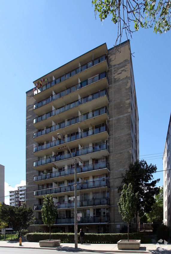 Photo du bâtiment - Ashgrove Apartments