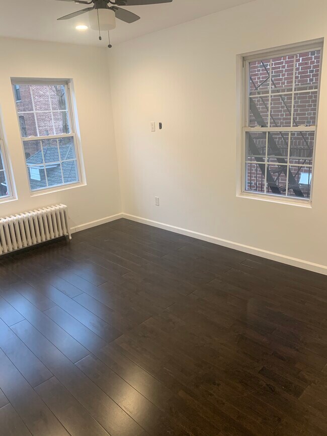 Building Photo - 3326 83rd St