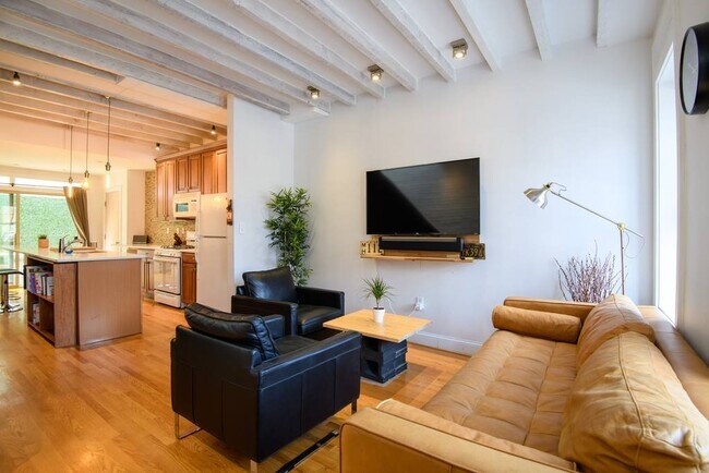 Photo - 2028 Webster St House