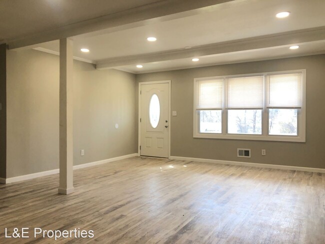 Building Photo - 4 br, 2 bath House - 408 Forestway Drive