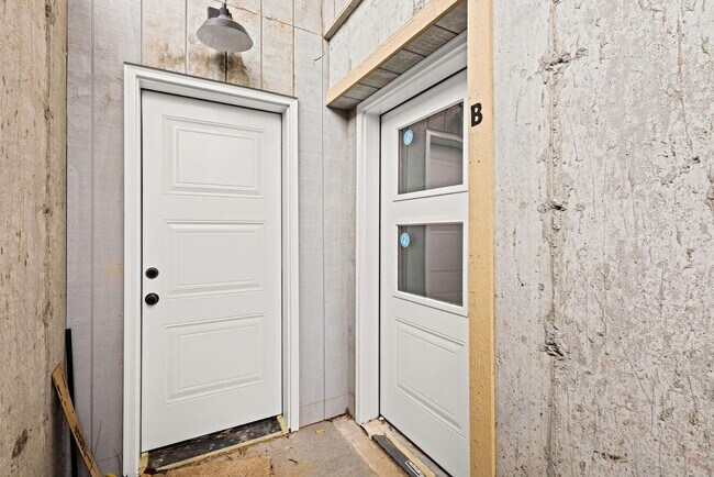 Building Photo - 71 E Ashley Ave