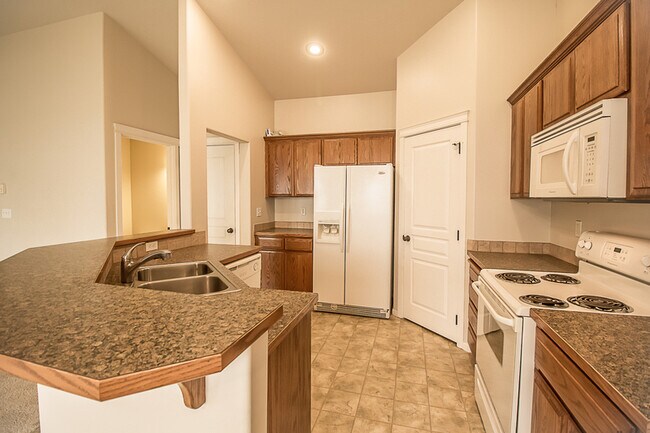 Building Photo - 10022 E Upriver Dr