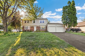 Building Photo - 1121 Belmar Ln