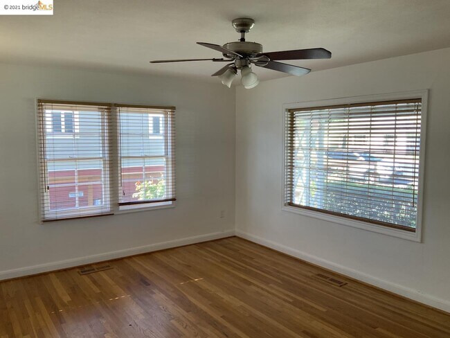 Foto del edificio - 351 1st St