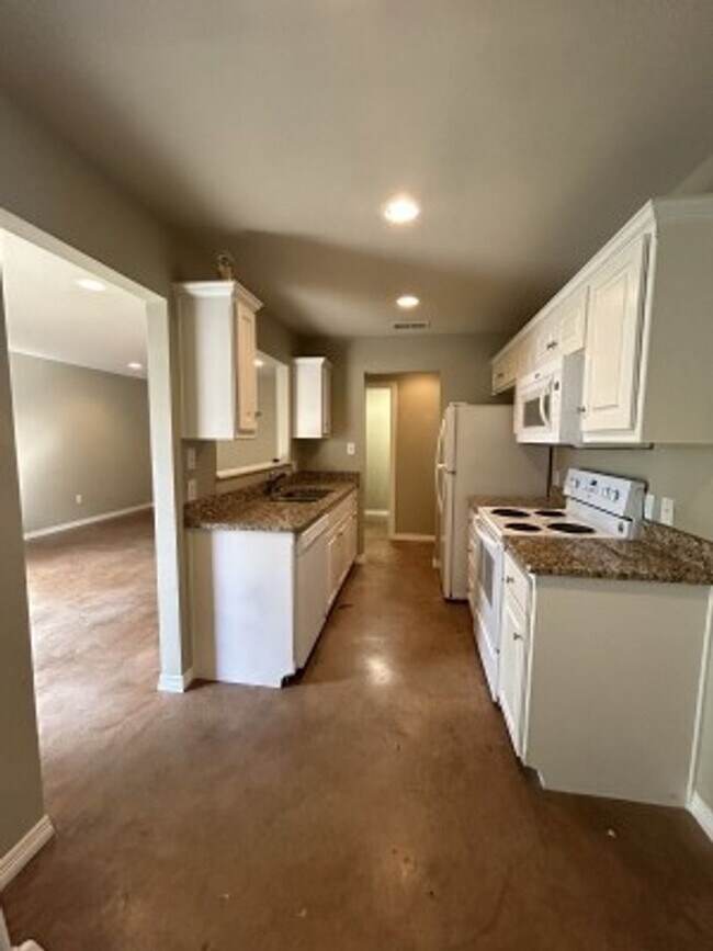 Foto del edificio - 2-bed/2-bath in a great location!