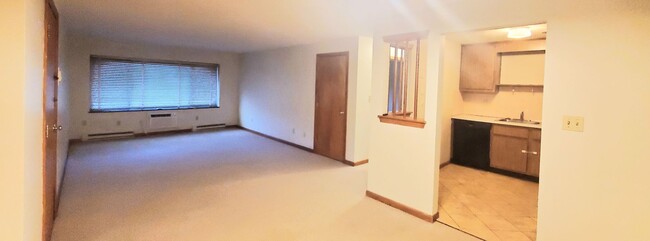 Building Photo - 1 bedroom Oak Terrace-Framingham
