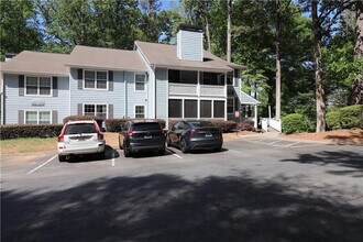 Building Photo - 3900 Riverlook Pkwy SE