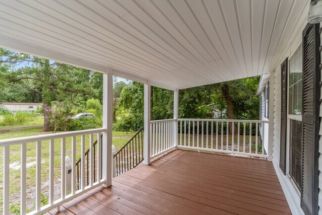 Foto del edificio - 2061 Center Ct SW