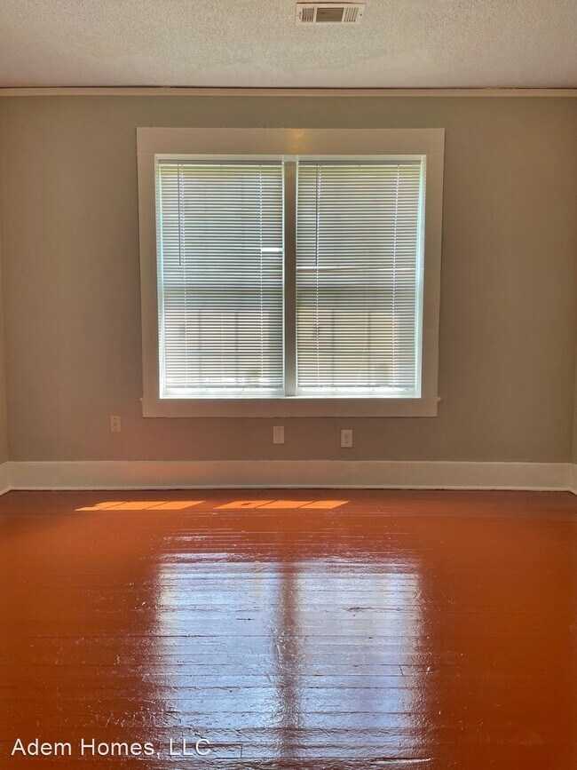 Building Photo - 2 br, 1 bath House - 651 Walnut St