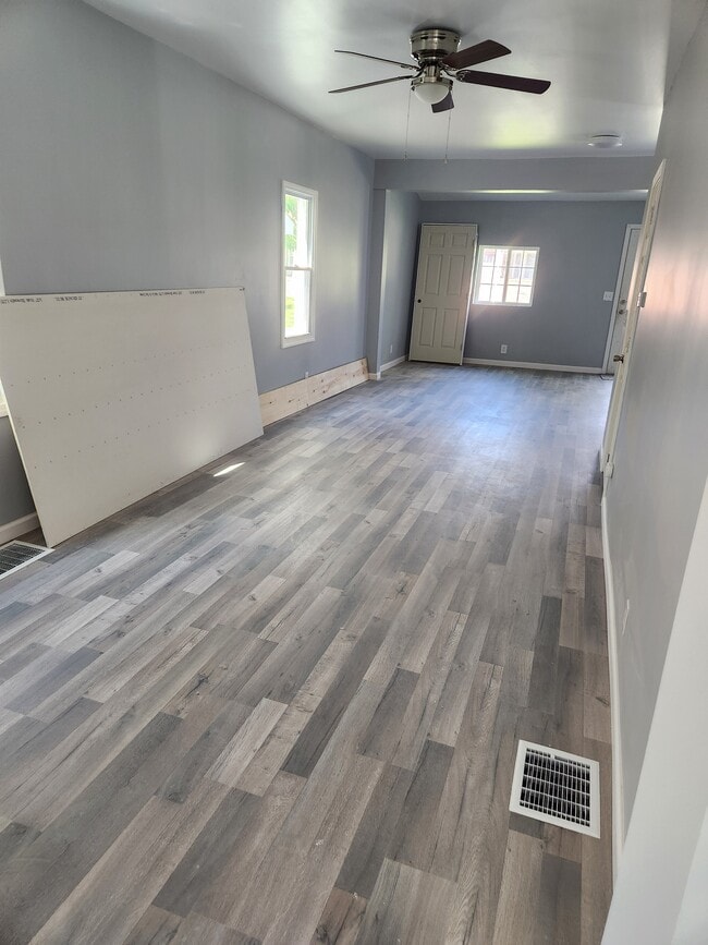 Building Photo - 1210 Rankine Ave