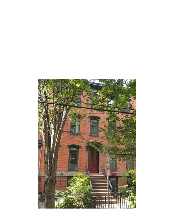 Building Photo - 245 7th St