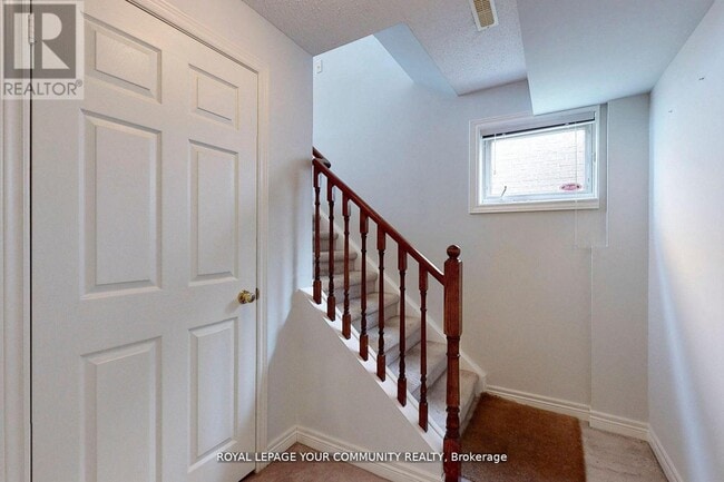 Building Photo - 520 Stone Rd