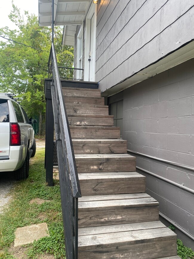 Building Photo - 2154 Olive St