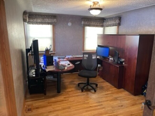 Building Photo - Lake Oakland Lakefront Home - 3 Bedroom 2 ...