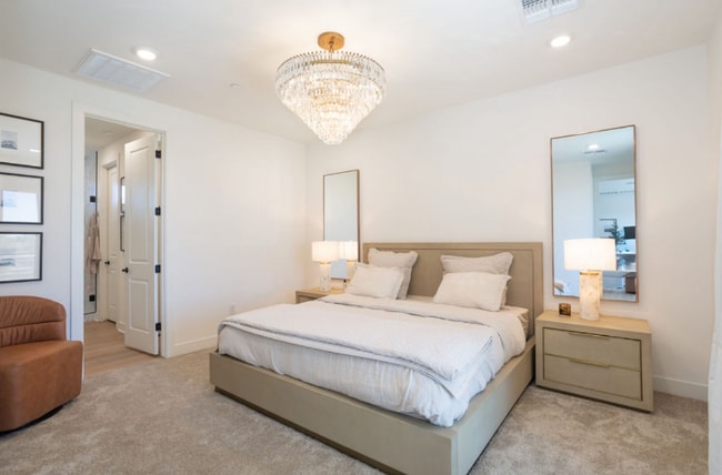 Building Photo - 2121 W Sonoran Desert Dr