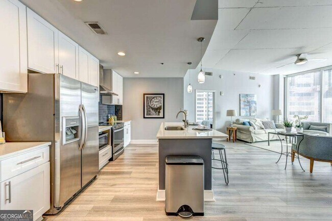 Foto del edificio - 950 W Peachtree St NW