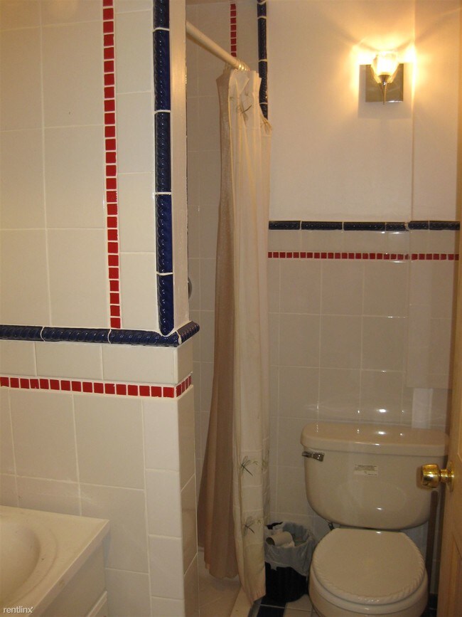 Foto del edificio - 227 Heath St