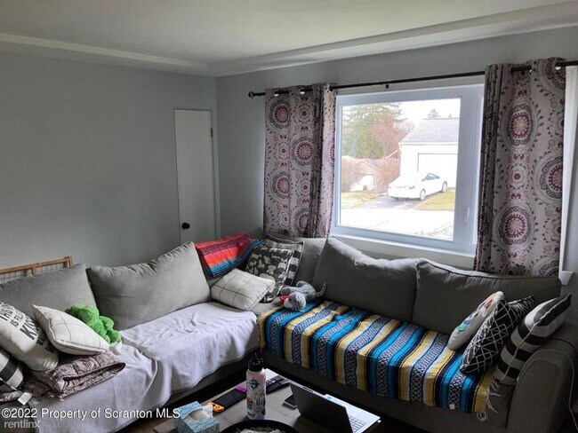 Foto del edificio - 3 br, 1 bath House - 201 Florence St
