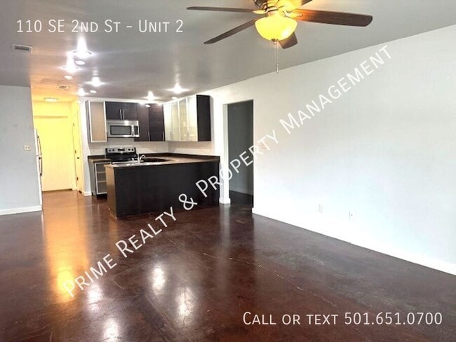 Building Photo - 110 SE 2nd St