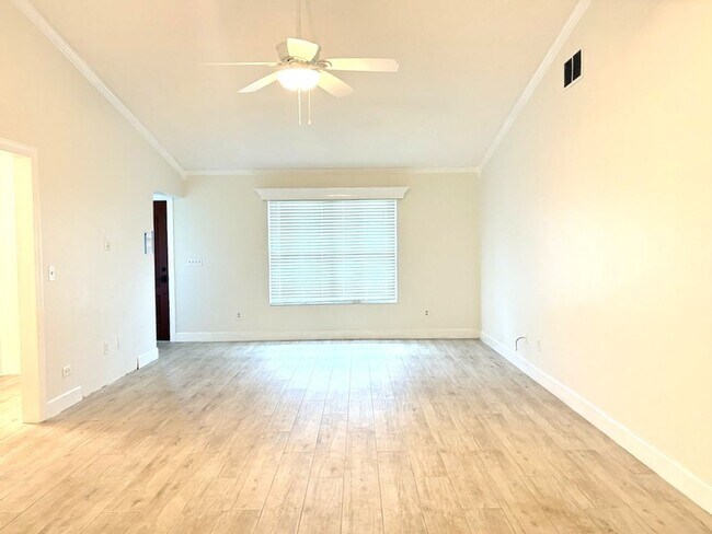 Building Photo - Beautiful 2 Bedroom Ormond Beach Home!