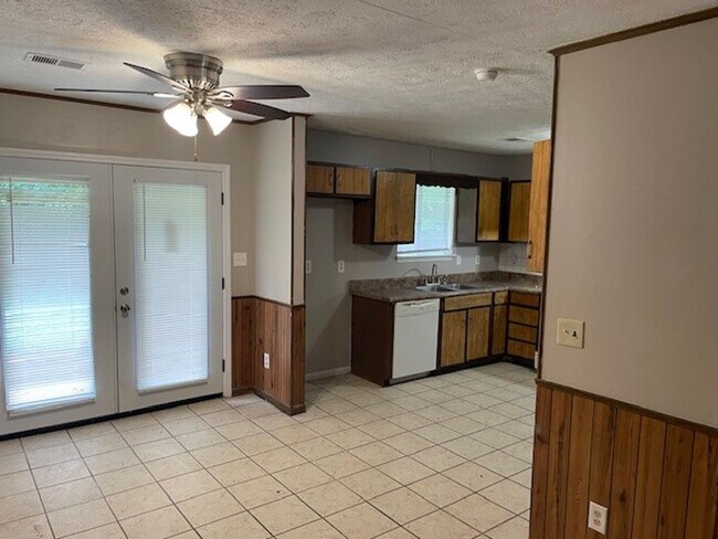 Foto del edificio - 8228 Englewood Trail