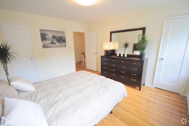 Bedroom - Hollywood Terrace