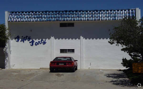 Foto del edificio - 5040 Del Monte