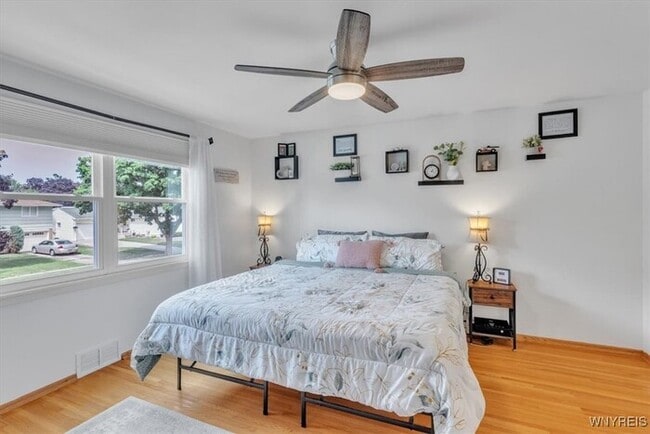 Building Photo - Well-maintained 3-bedroom, 2-bath home