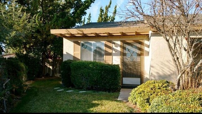 Building Photo - 55+ Senior Living in Beautiful Sierra Boni...