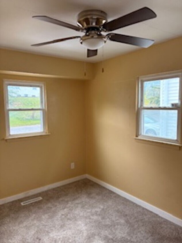 Foto del edificio - 225 Miriam Dr