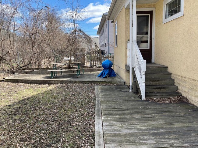 Foto del edificio - 5-Bedroom House Close to U of M Campus