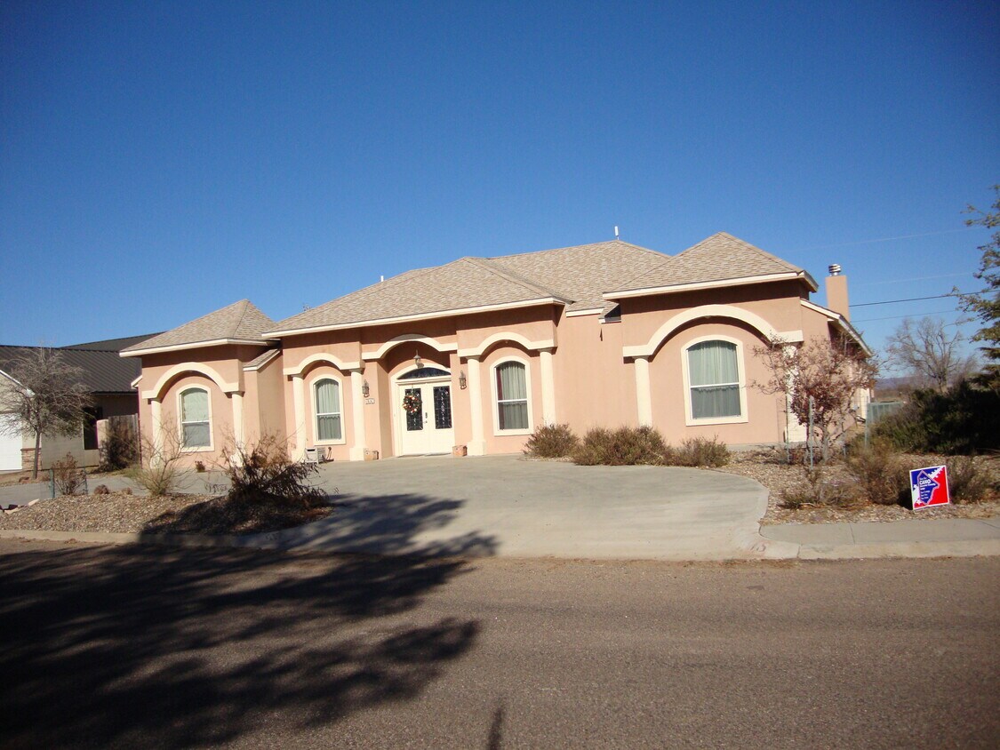 417 John West Rd, Alpine, TX 79830 House Rental in Alpine, TX