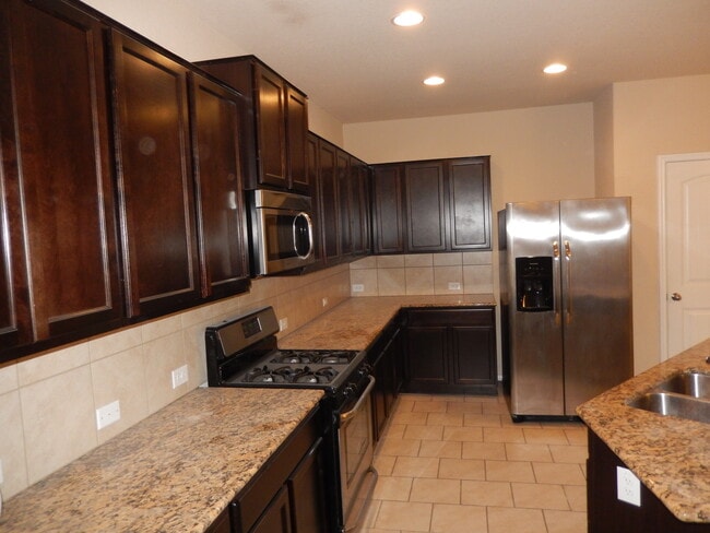 Building Photo - 2711 Sunset Bend