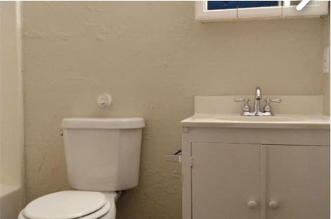 Building Photo - Cozy 2 Bed, 2 Bath Home in Vibrant Old Eas...