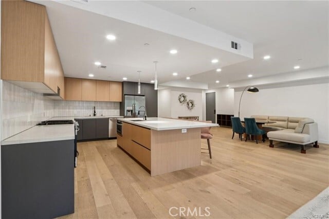 Foto del edificio - 5110 Whitsett Ave