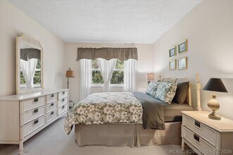 Building Photo - 473 Lake Frances Dr