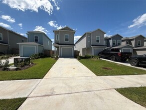 Building Photo - 930 Pertuso Ln