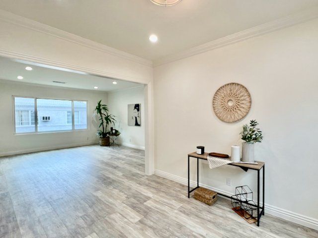 Foto del edificio - 124 N Pass Ave