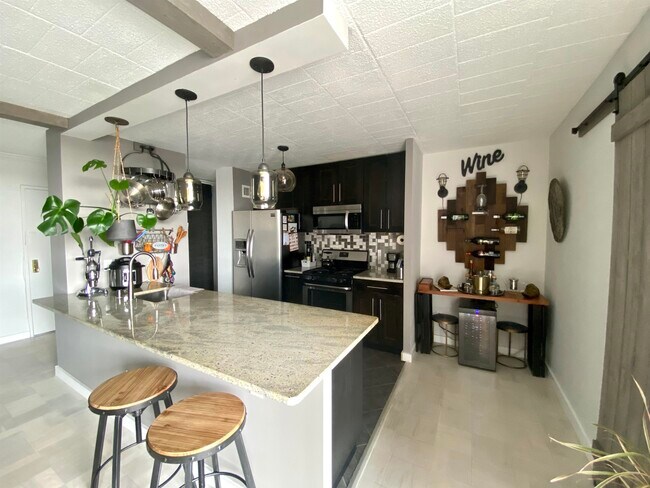 Foto del edificio - 9060 Palisade Ave