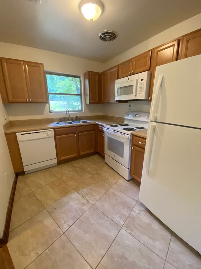 Building Photo - Near Cascades Park, Harwood floors in Historic Myers Park