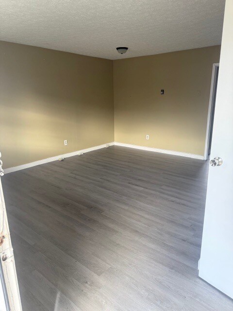 Foto del edificio - 204 N Warren St